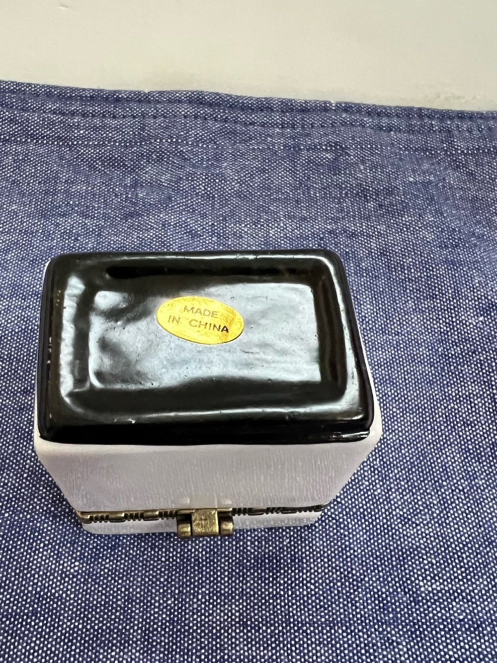 Washing Machine Trinket Box WITH Shirt Trinket Laundry Hinged Lid White - Picture 5 of 13